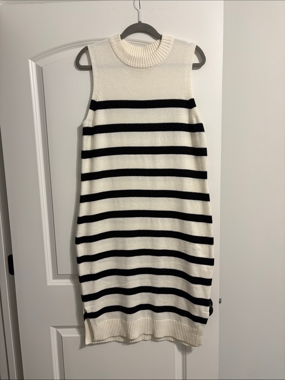 Sonoma Sleeveless Striped Midi Dress - White & Black